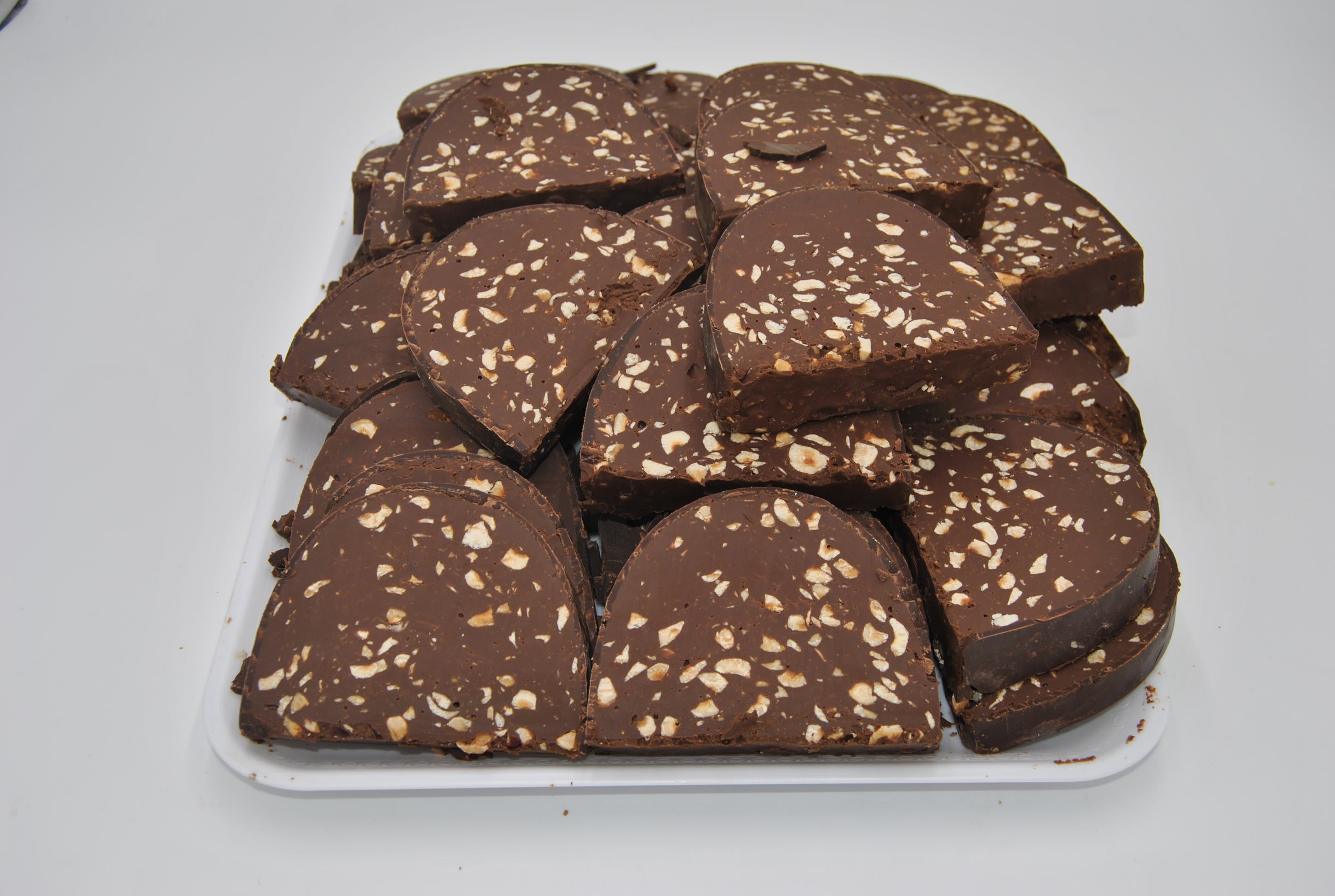 Torrone di cioccolato morbido al Bacio a fette