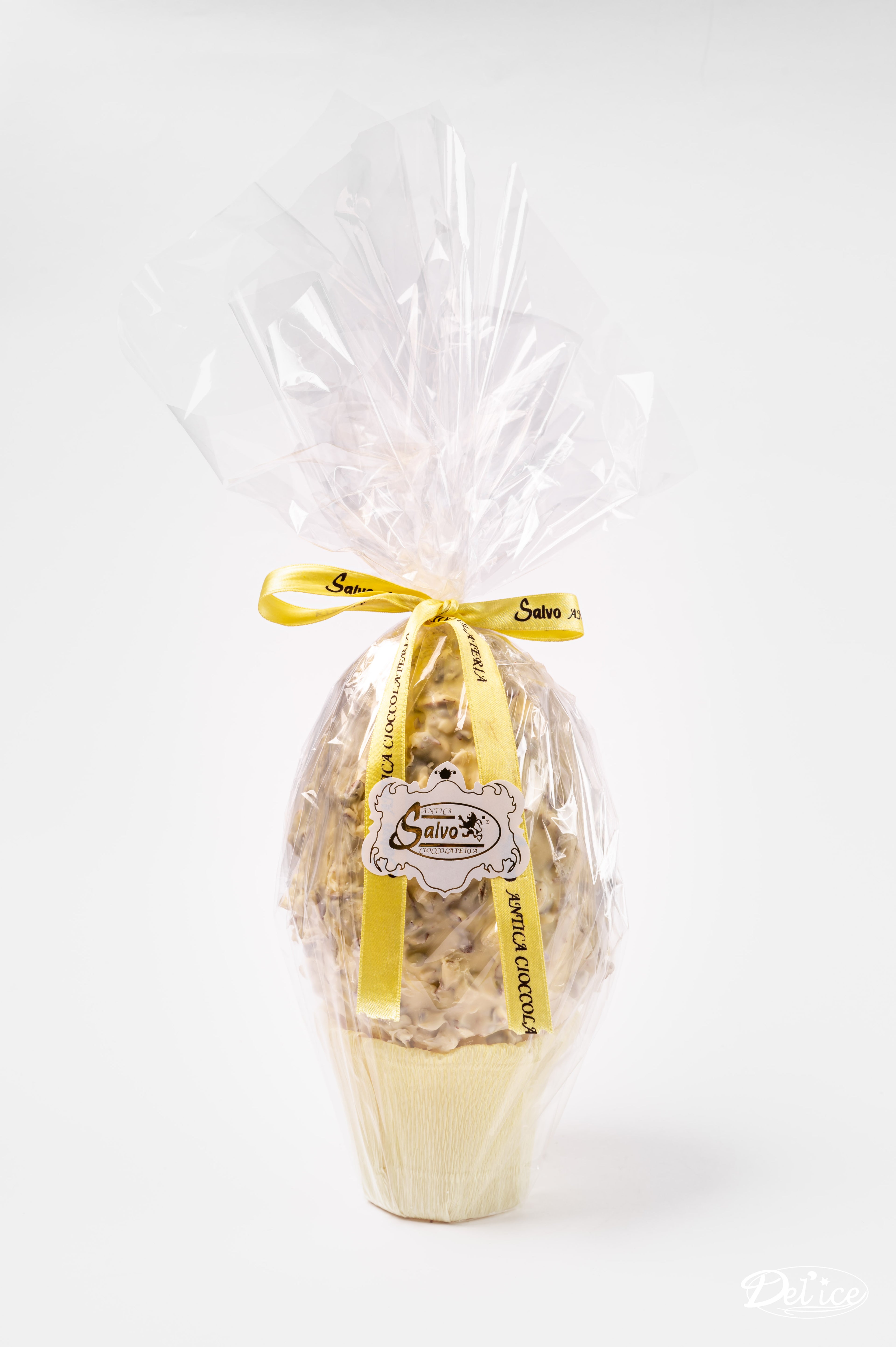 Uovo ai cereali bianco ripieno di crema GR.650